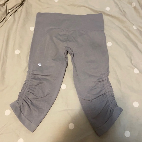 Lululemon In the Flow scrunch crop - Picture 2 of 3